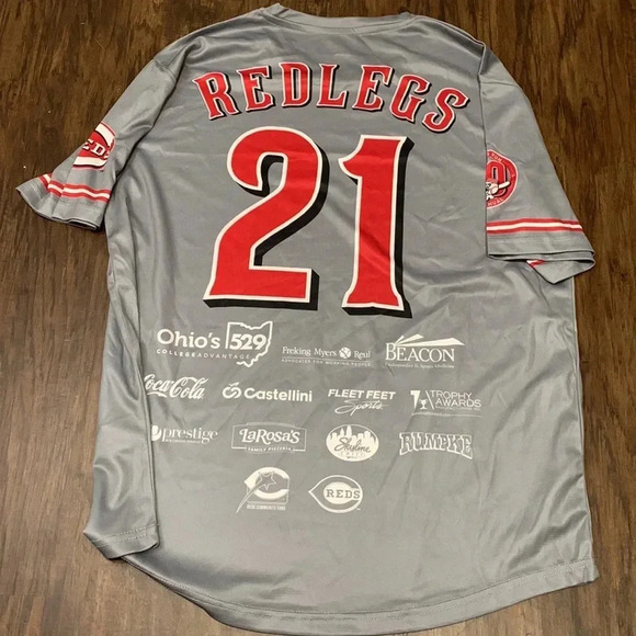 Cincinnati reds top - Picture 5 of 5
